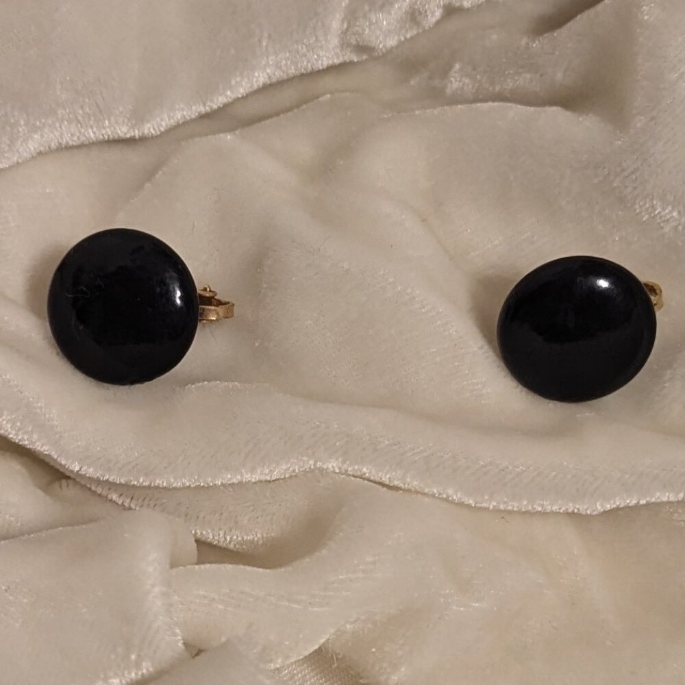 Vintage Round Clip-on Earrings 1970s 1960s